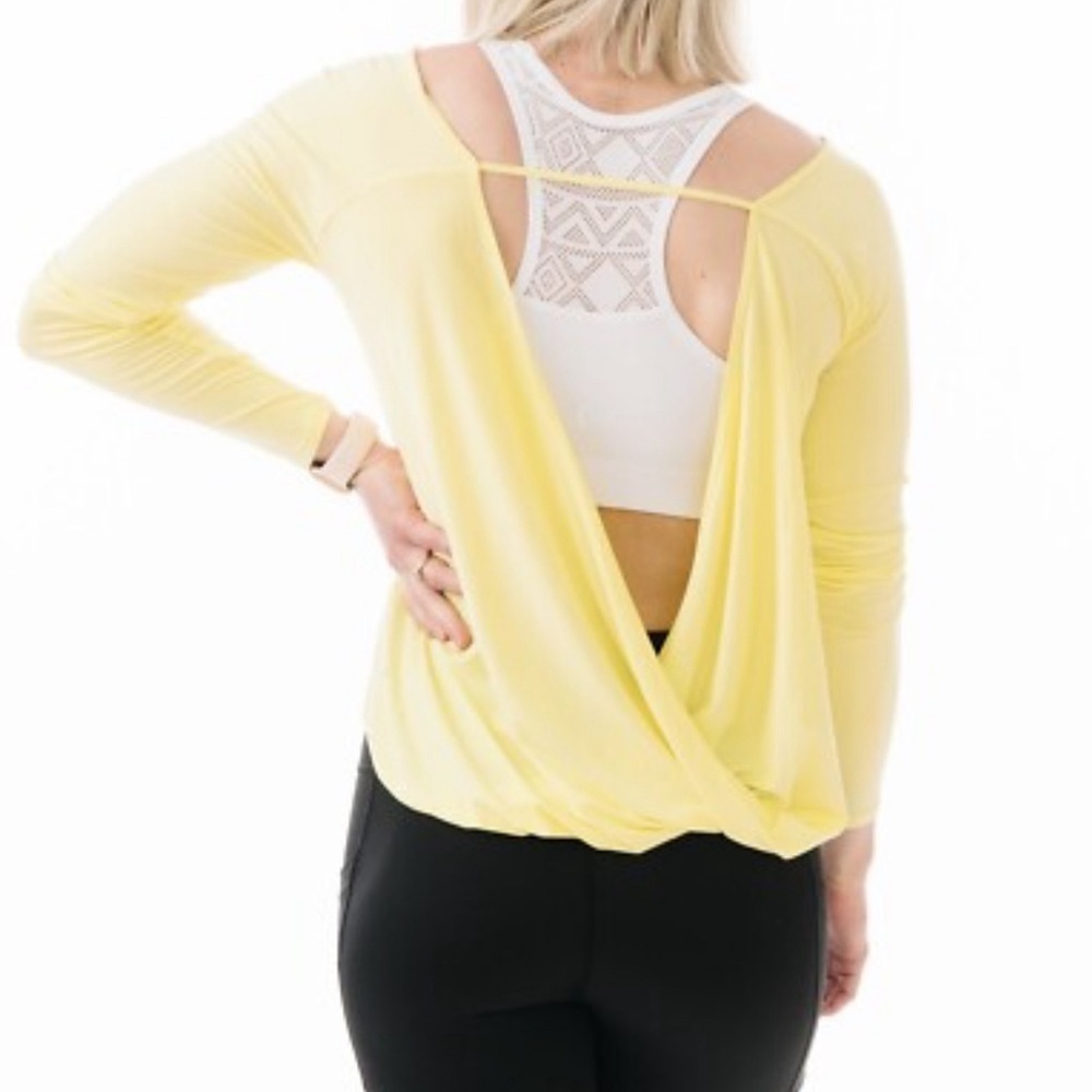 Zyia Active Top Womens Size Medium Open Back Namaste Long Sleeve Yellow